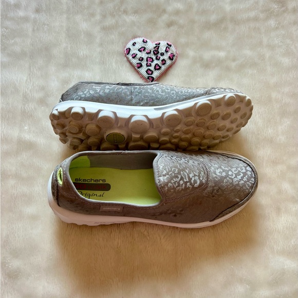 Skechers GOwalk Safari Animal Print Walking Shoe - Picture 3 of 10